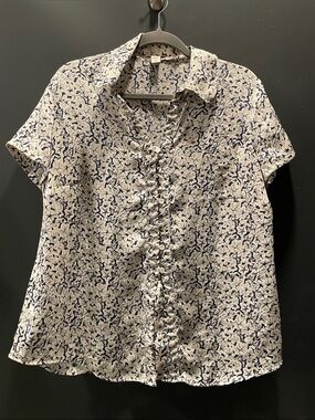 Coldwater Creek White and Navy Floral Ruffle Front Short Sleeve Blouse